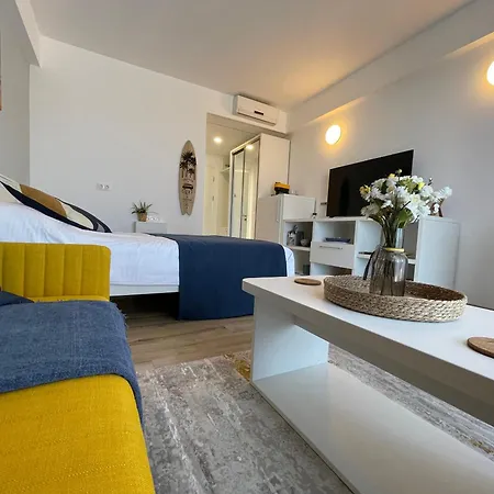 Roca Seaview Appartamento Douăzeci şi Trei August